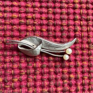 Sterling Silver & Pearl Leaf Pin Brooch CC 925